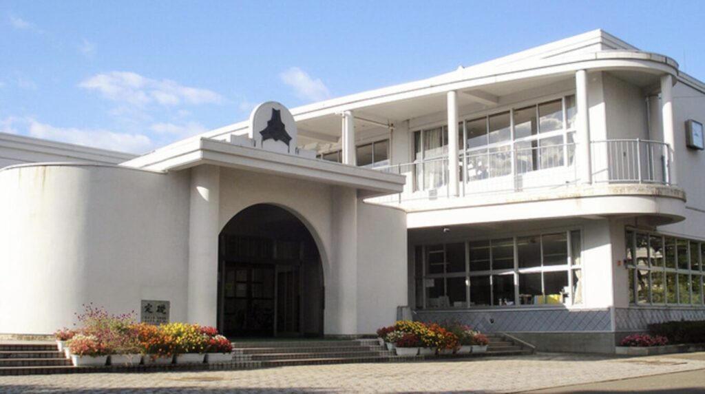 由利本荘市立尾崎小学校