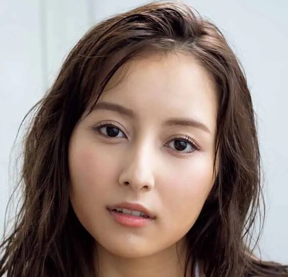 與儀ケイラさん
