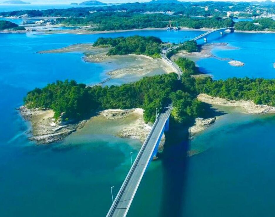 天草諸島 九州本土とは天草5橋で結ばれている