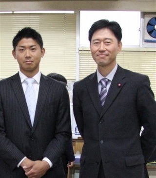 今永昇太さんと恩師の田中修治さん