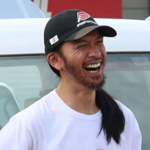 レース会場の長瀬智也さん