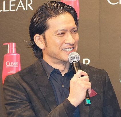 ユニリーバのシャンプー「clear」のCM発表会にて長瀬智也さん