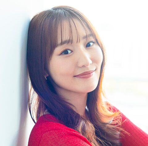 菅井友香 トップコートHPより